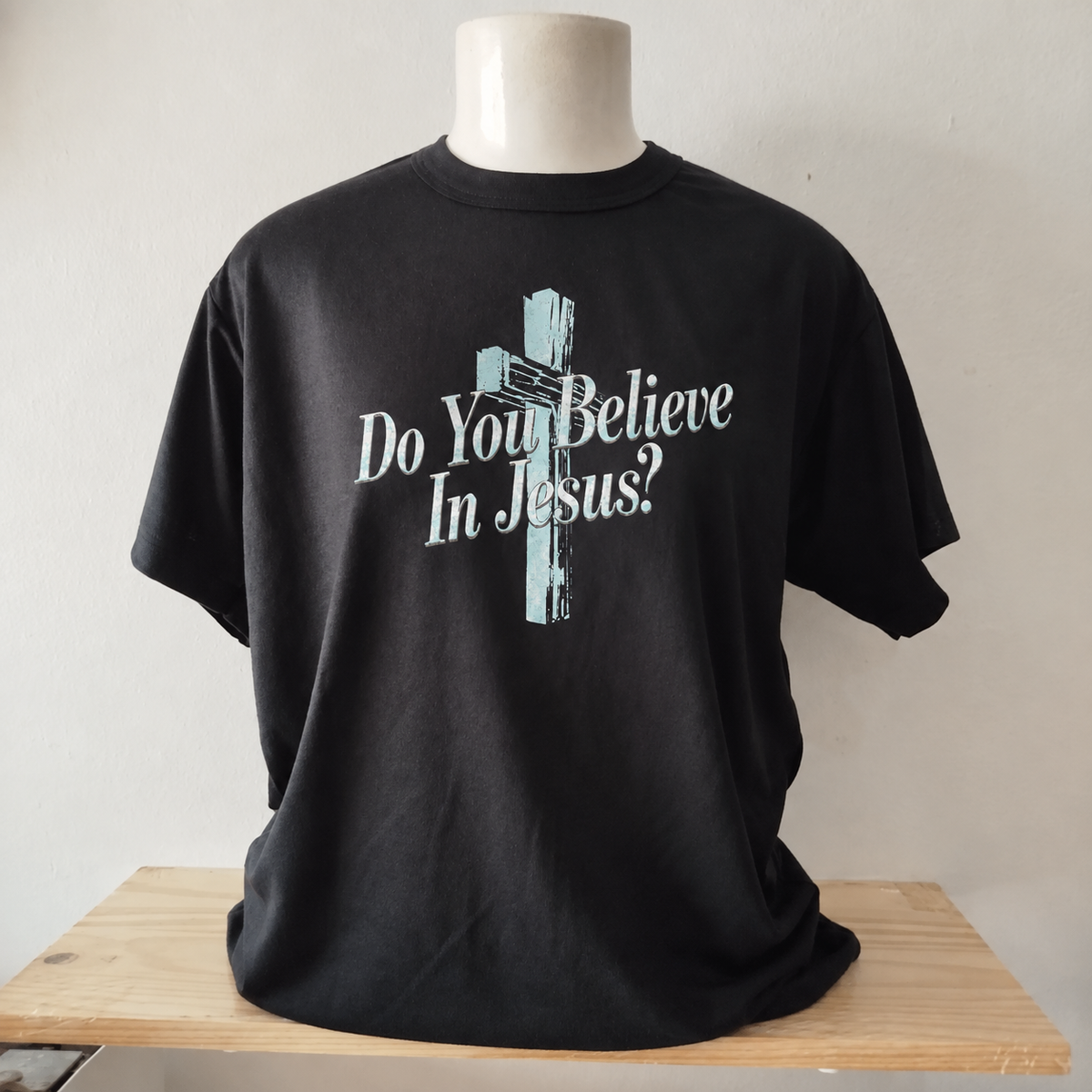 Camiseta Do You Believe in Jesus?, estampa completa