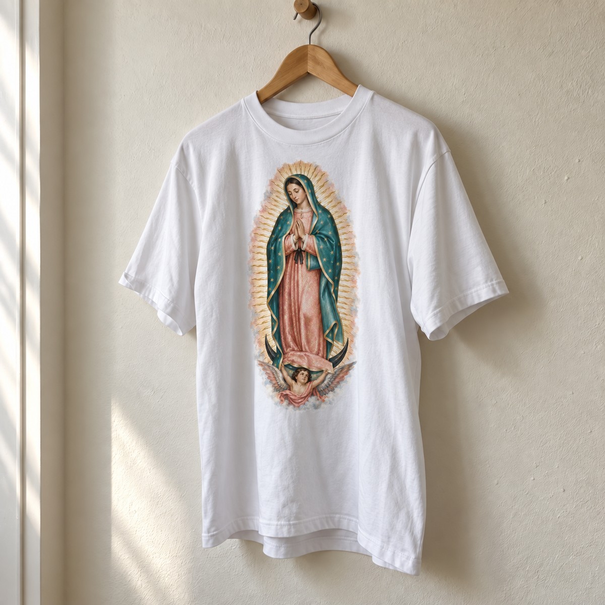 Camiseta branca Nossa Senhora de Guadalupe, estampa completa