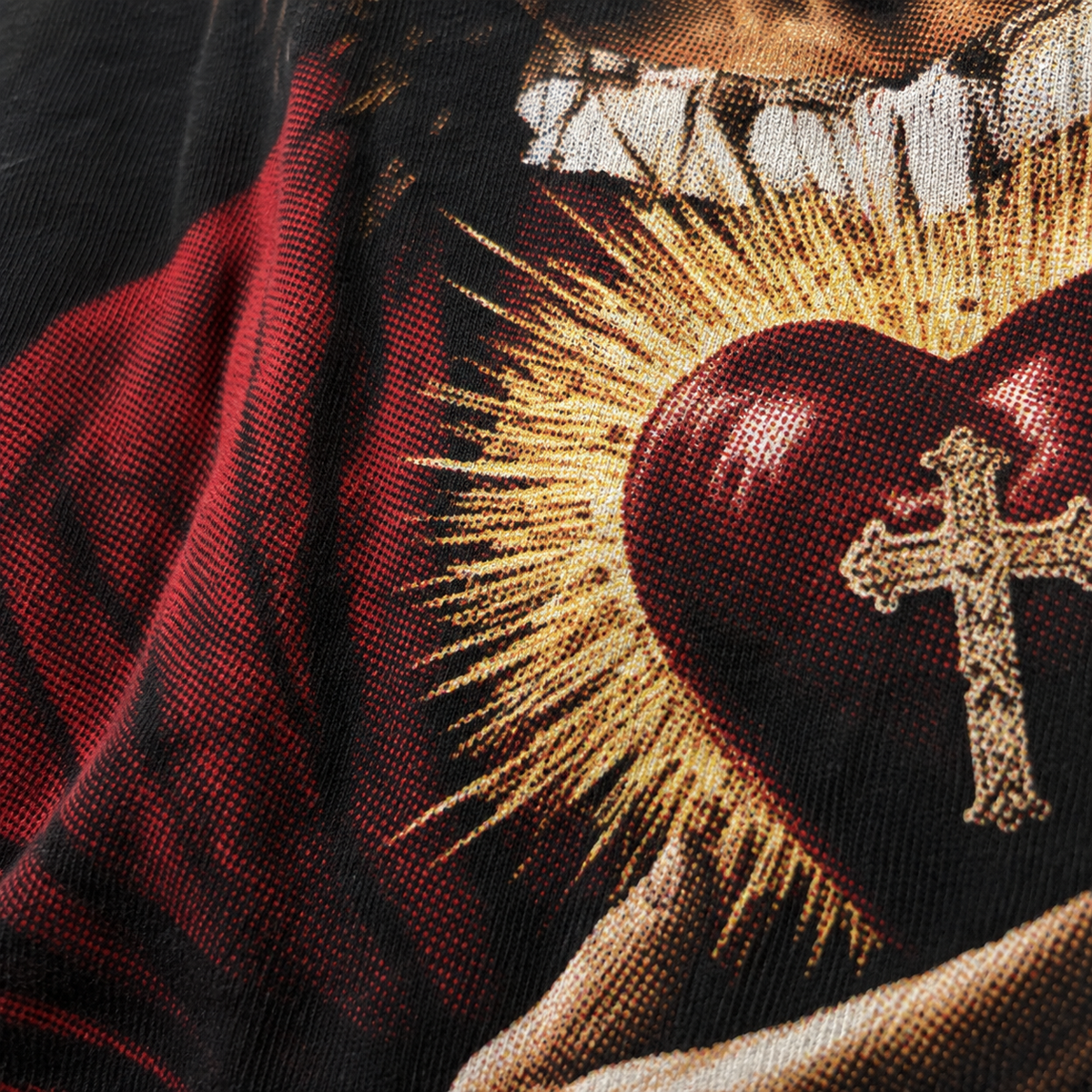 Detalhe da estampa Jesus e o Sagrado Coração Dourado, impressão DTF