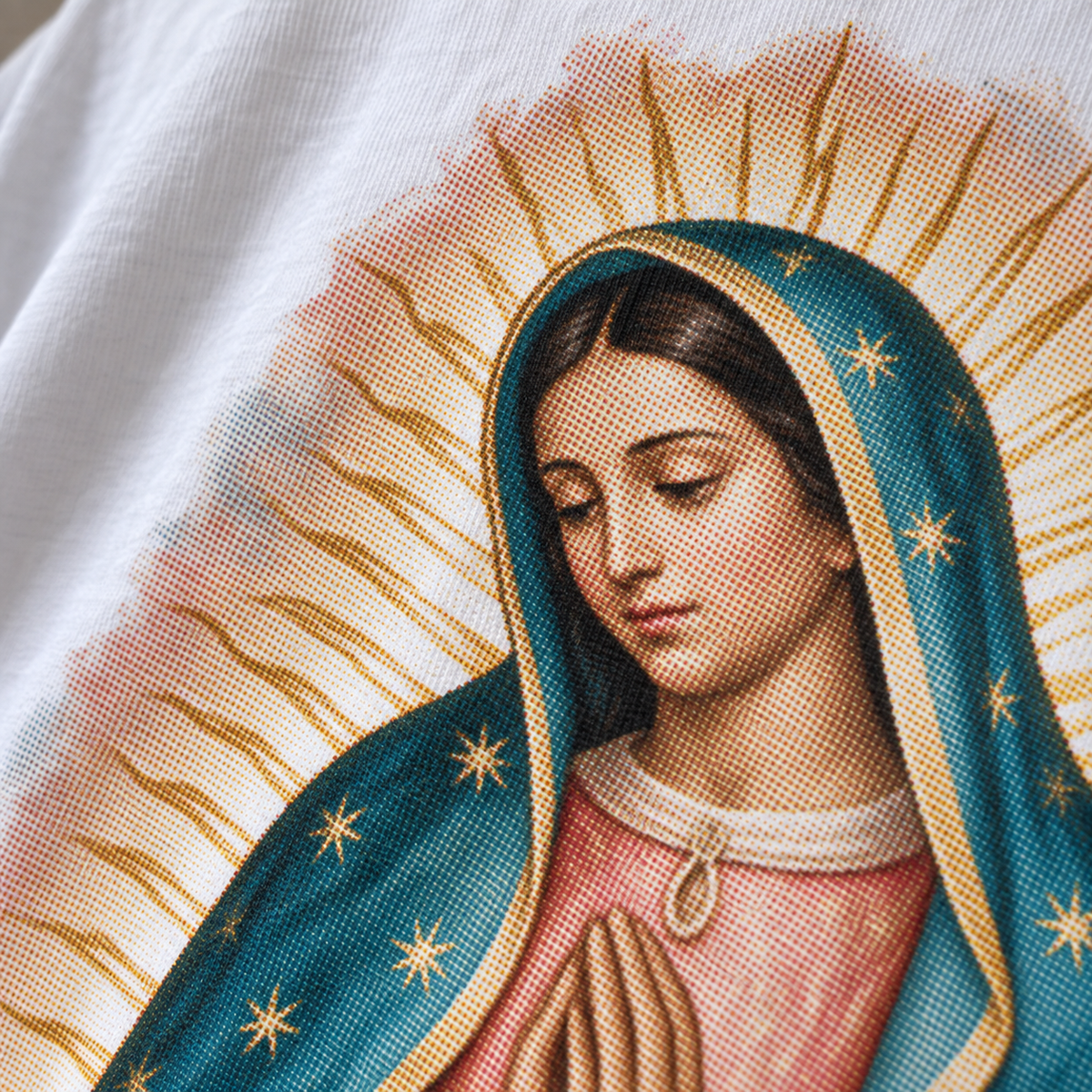 Detalhe da estampa Nossa Senhora de Guadalupe, impressão DTF com meio-tom