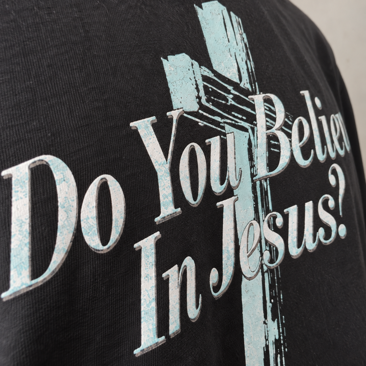 Detalhe da estampa Do You Believe in Jesus?, impressão DTF