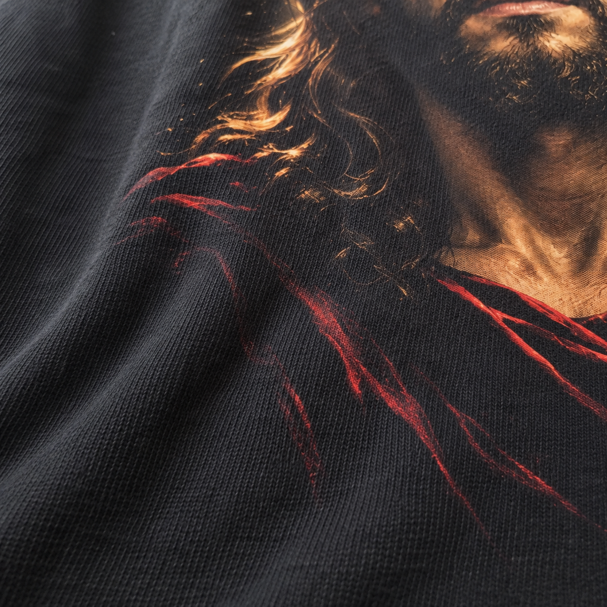 Textura da camiseta com a estampa Cristo Coroado de Espinhos