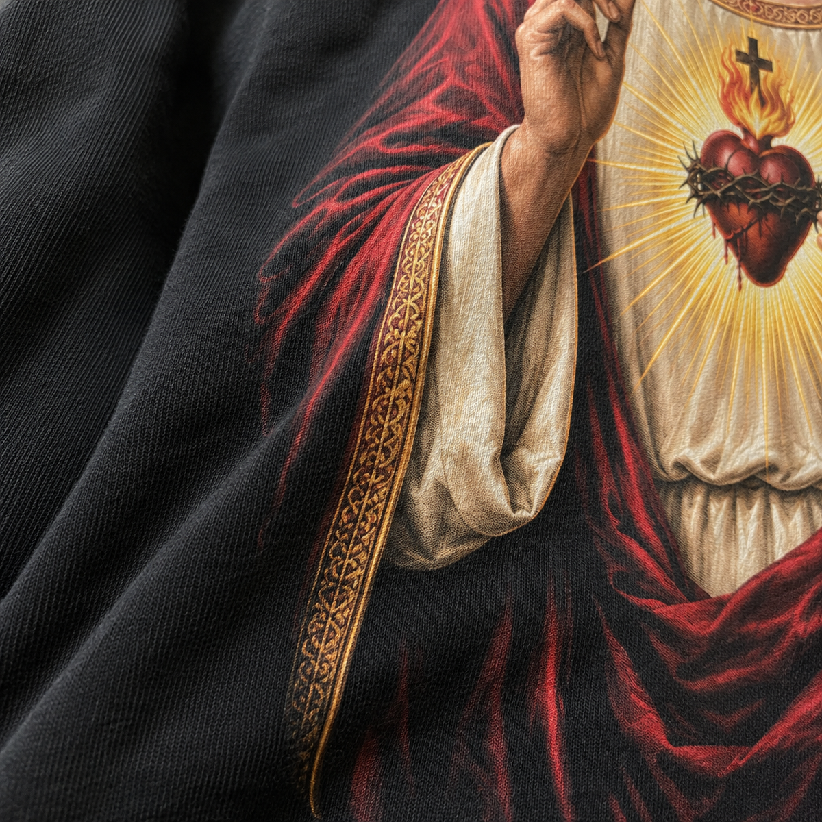 Textura da camiseta com a estampa Jesus em Bênção e Sagrado Coração